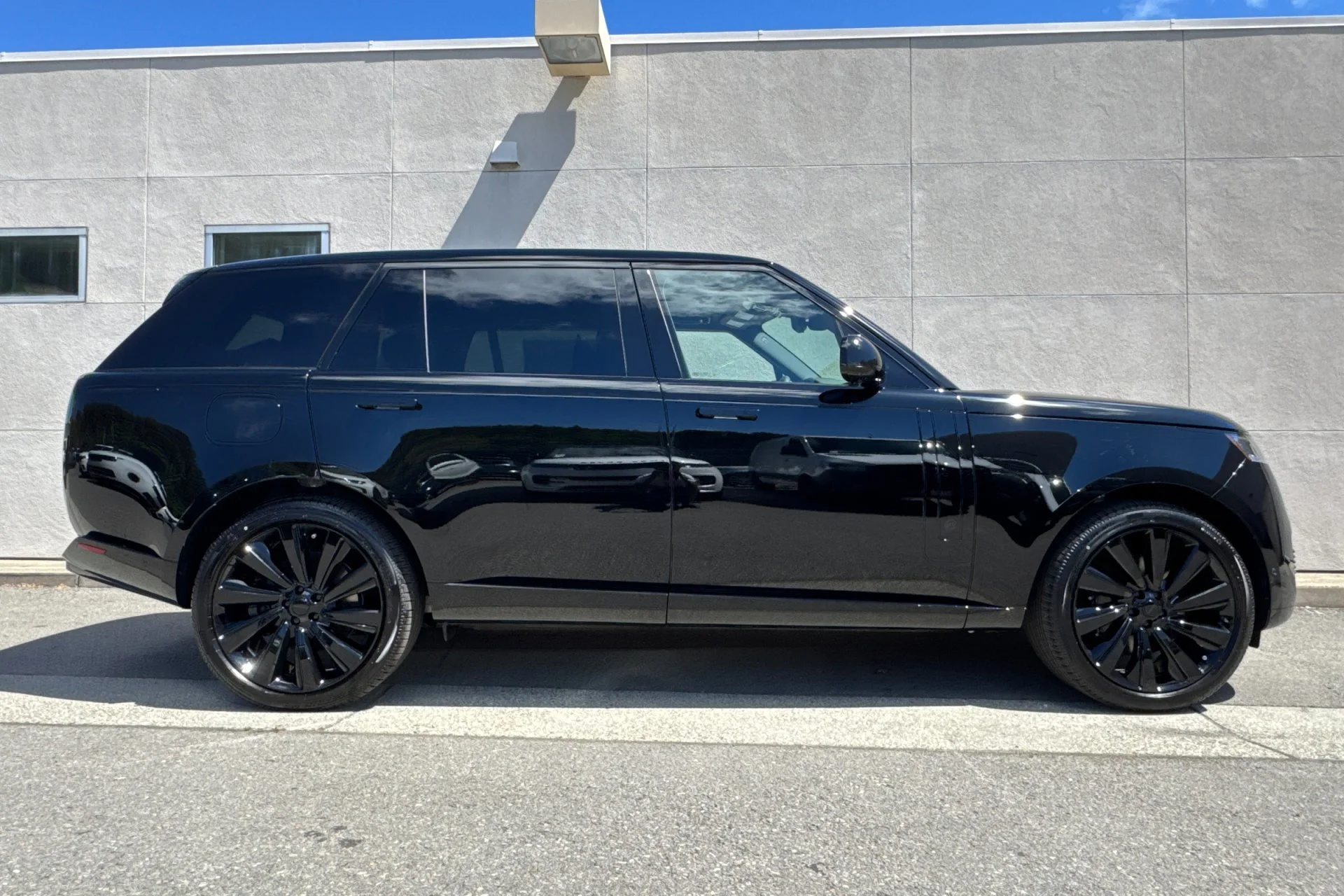 New 2026 Narvik Black Land Rover SV Black image 8