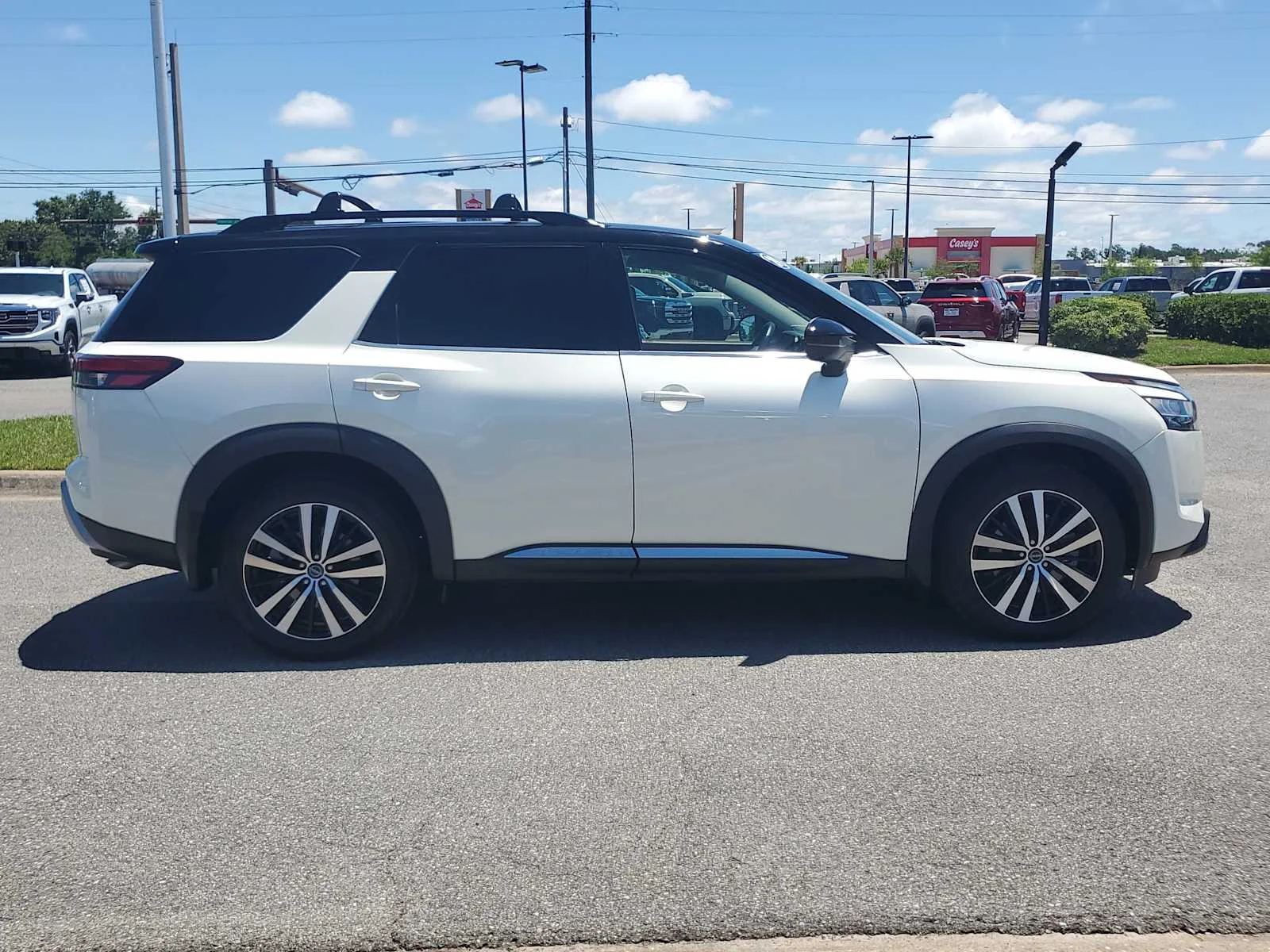 Used 2024 Pearl White Tricoat Whit Nissan Platinum image 7