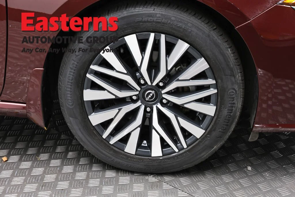 Used 2023 Red Nissan 2.5 SV image 31