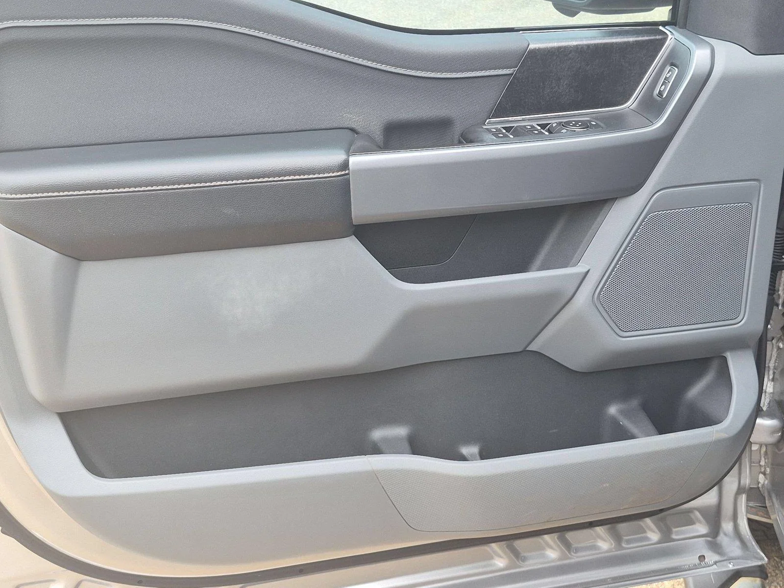 Used 2021 Iconic Silver Metallic Ford XLT image 13