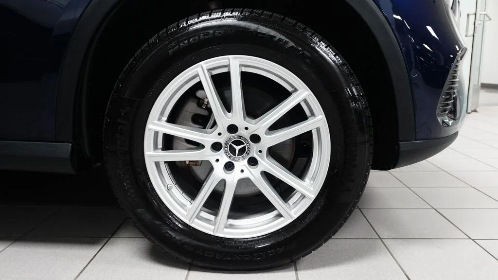 Certified Used 2023 Blue Mercedes-Benz GLC 300 image 5