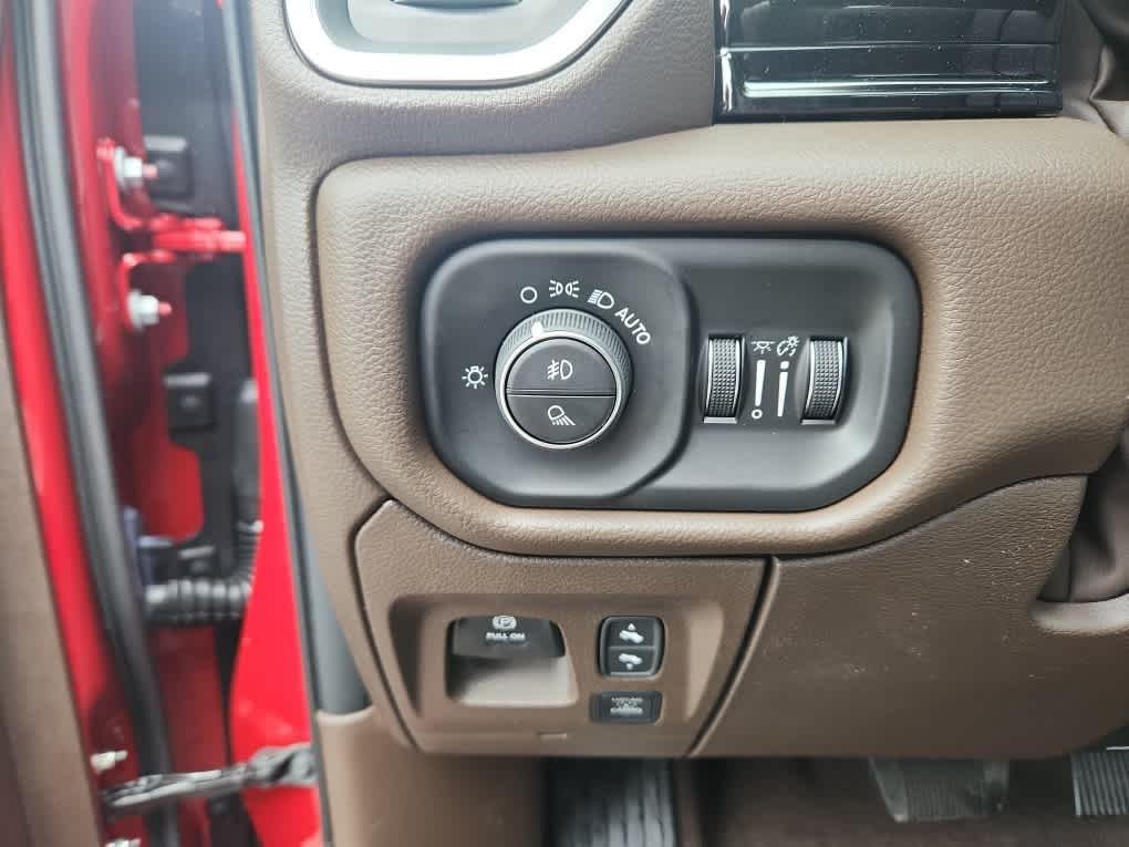 New 2026 Molten Red Pearlcoat Ram Laramie image 20