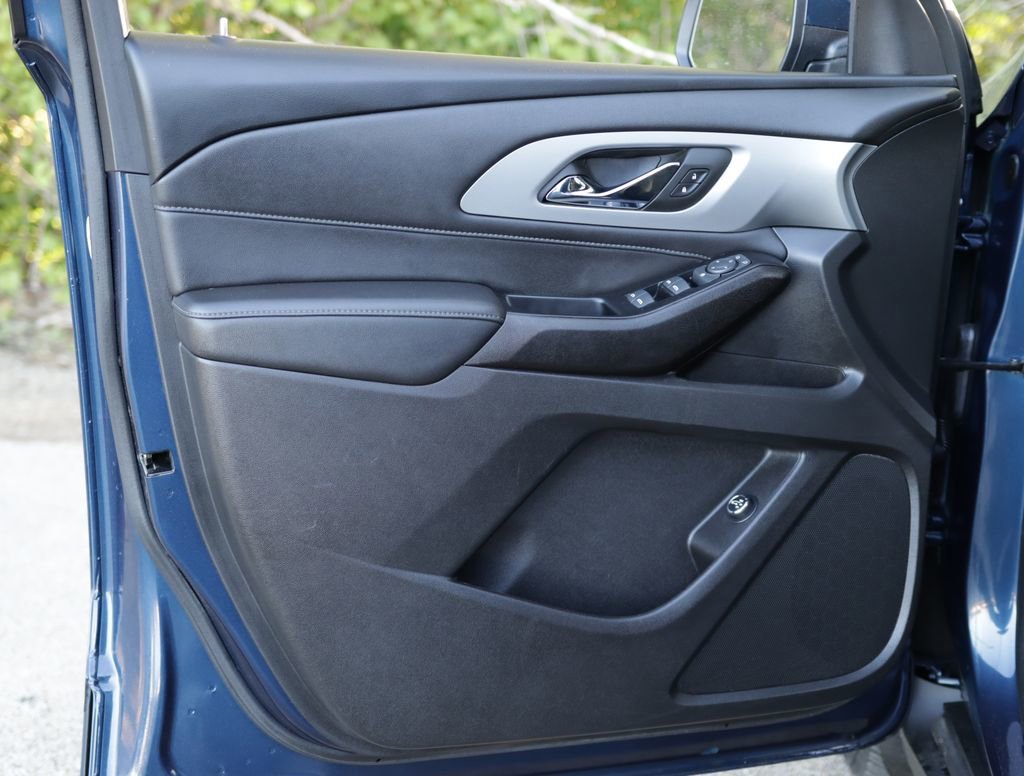 Used 2023 Northsky Blue Metallic Chevrolet LT Cloth image 23