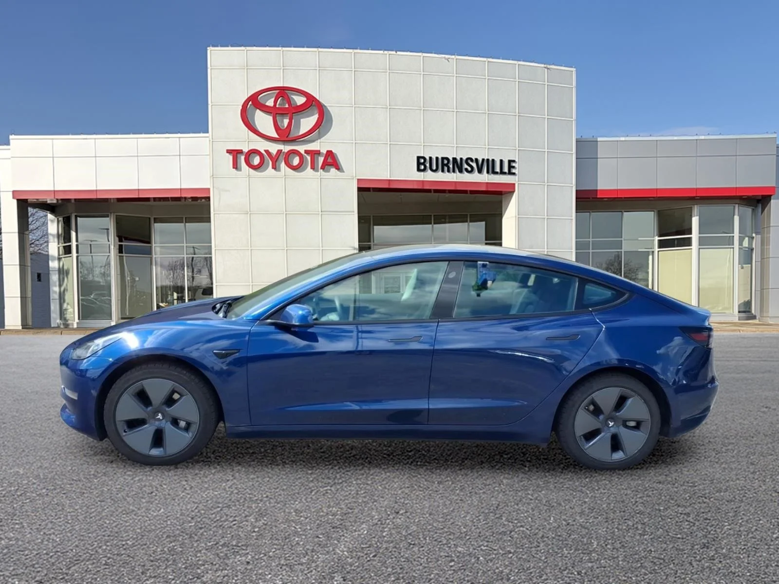 Used 2022 Blue Tesla Long Range image 7