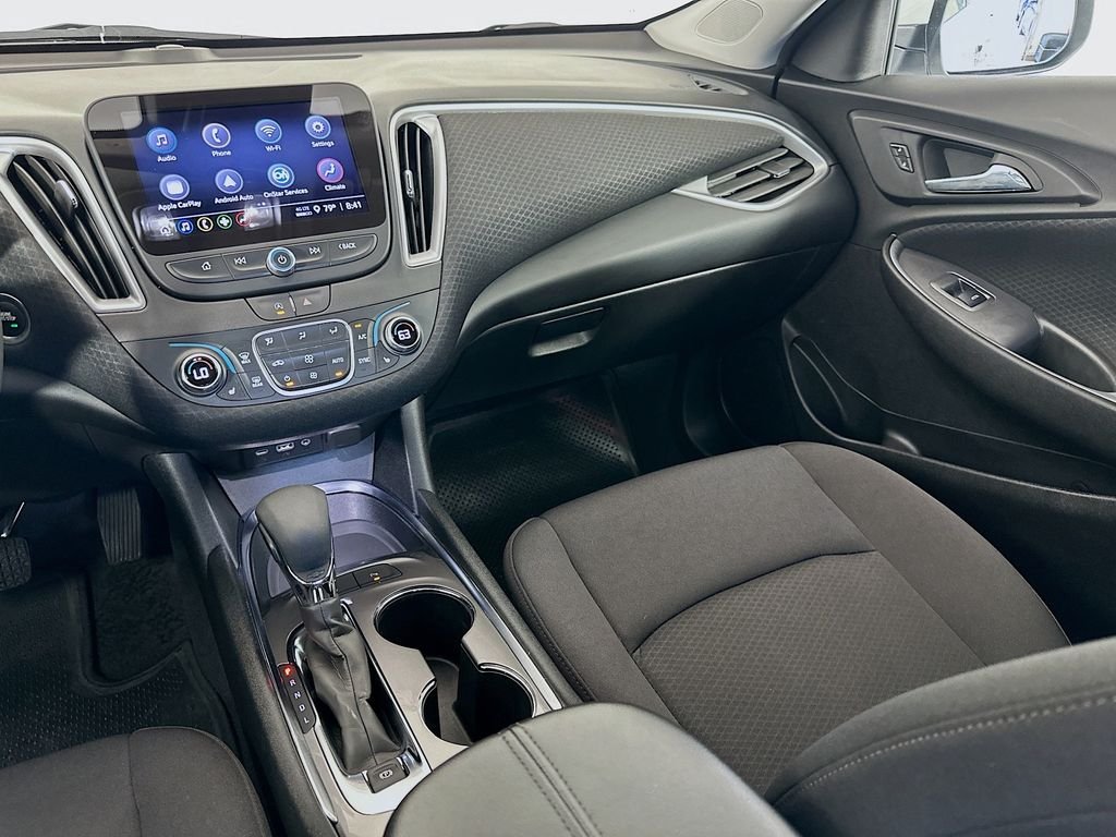 Used 2025 Summit White Chevrolet LT image 22