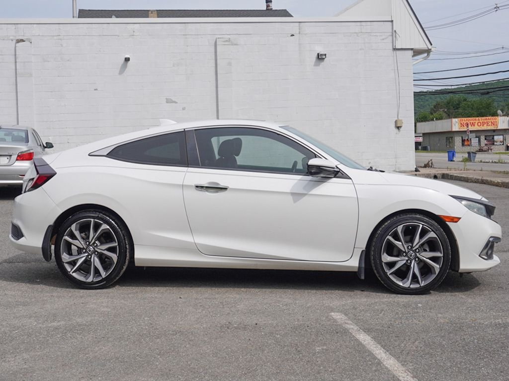 Used 2019  Honda Touring image 16