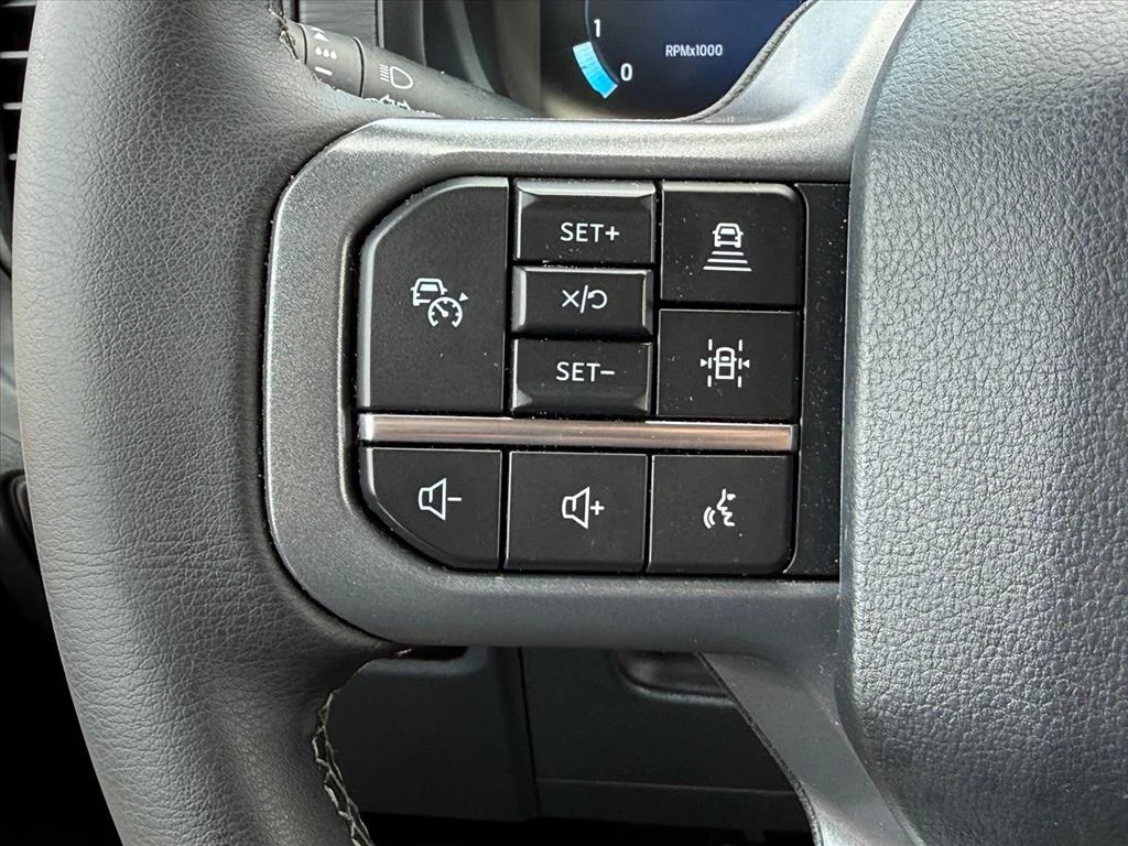 Certified Used 2025 Gray Ford XLT image 15