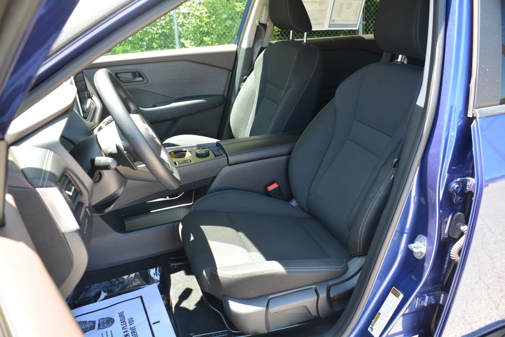 Used 2023 Blue Nissan S image 9