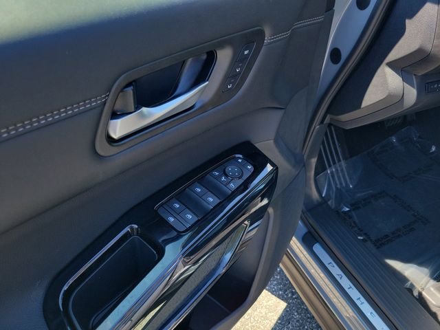 New 2026 Nissan Pathfinder Platinum