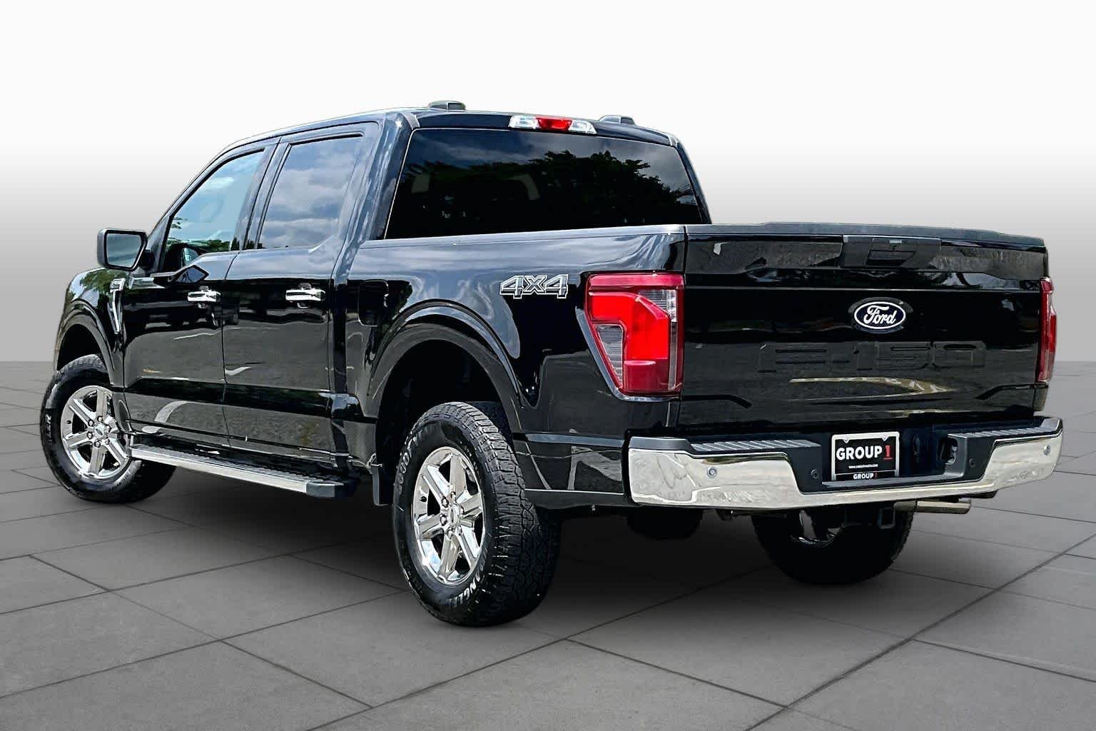 Used 2025 Agate Black Metallic Ford XLT image 11