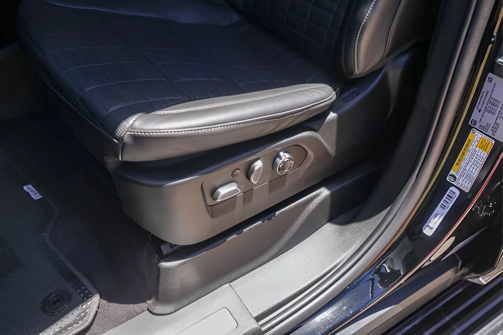 Used 2023 Black Raven Cadillac Premium Luxury Platinum image 8