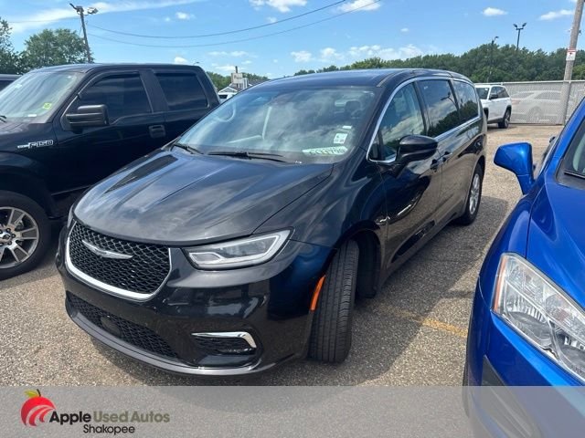 Used 2023 Black Chrysler Touring L image 2