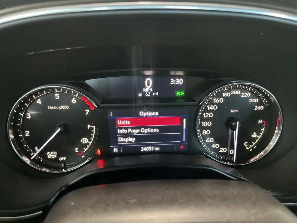 Used 2020 White Cadillac Sport image 9