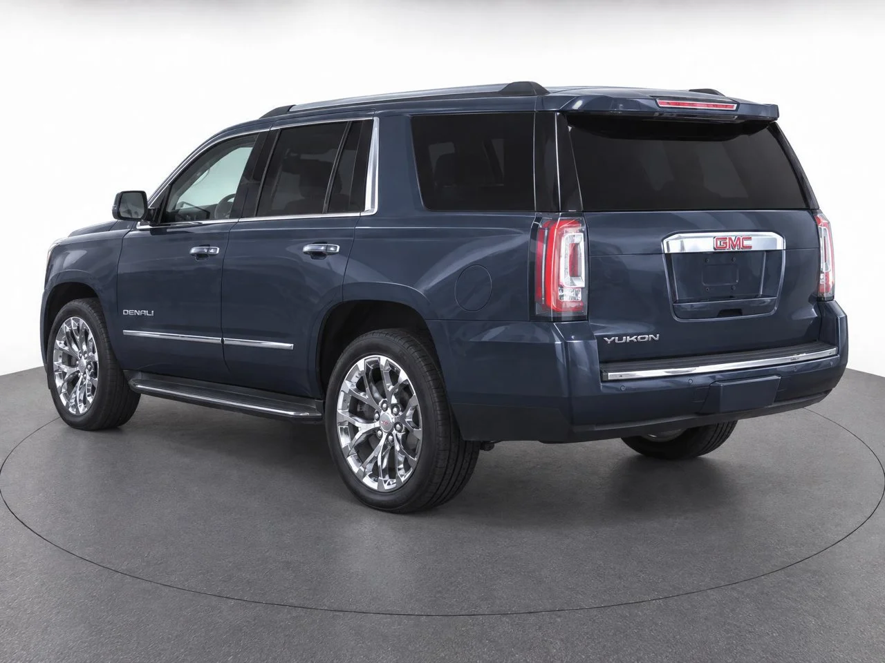 Used 2020 DARK SKY METALLIC GMC Denali image 3