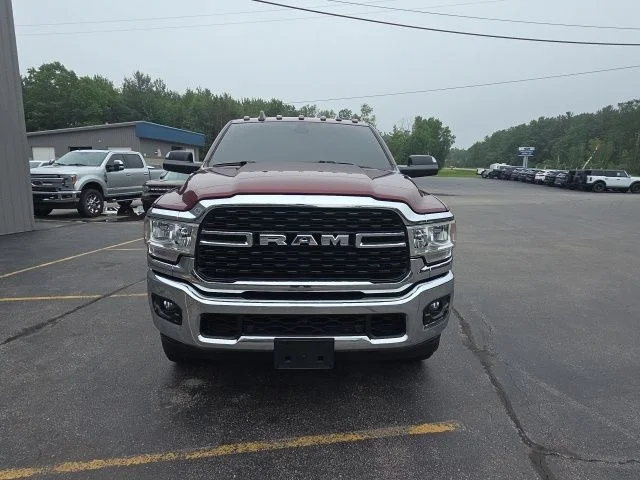 Used 2022 Delmonico Red Pearlcoat Ram Big Horn image 9