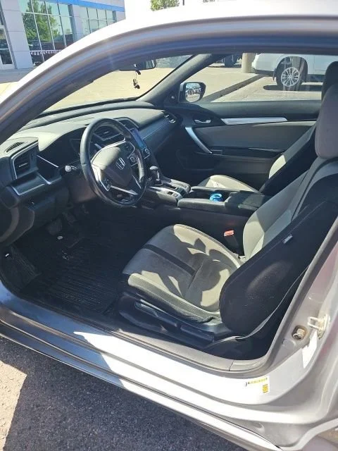 Used 2018 Silver Honda EX-T image 5