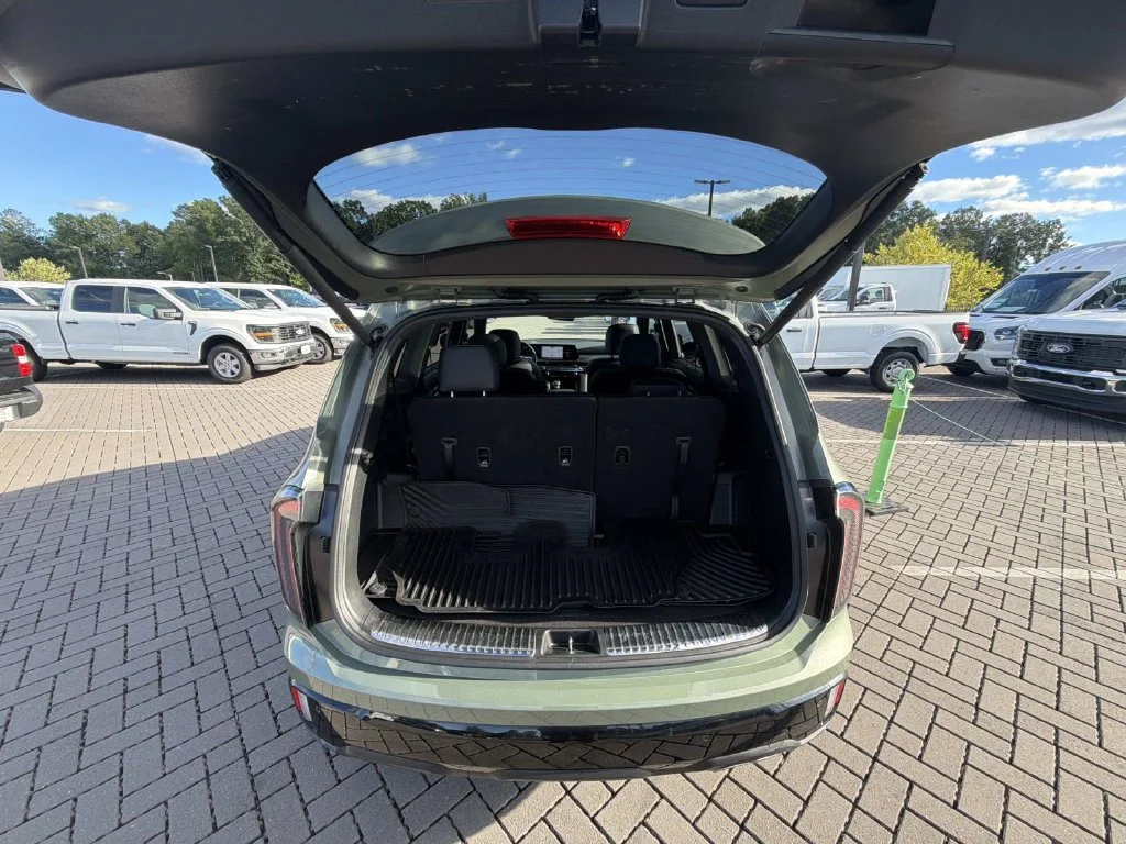 Used 2025 Green Kia SX X-Line image 29
