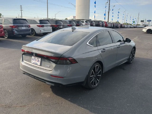 Used 2025 Urban Gray Pearl Honda Touring image 7