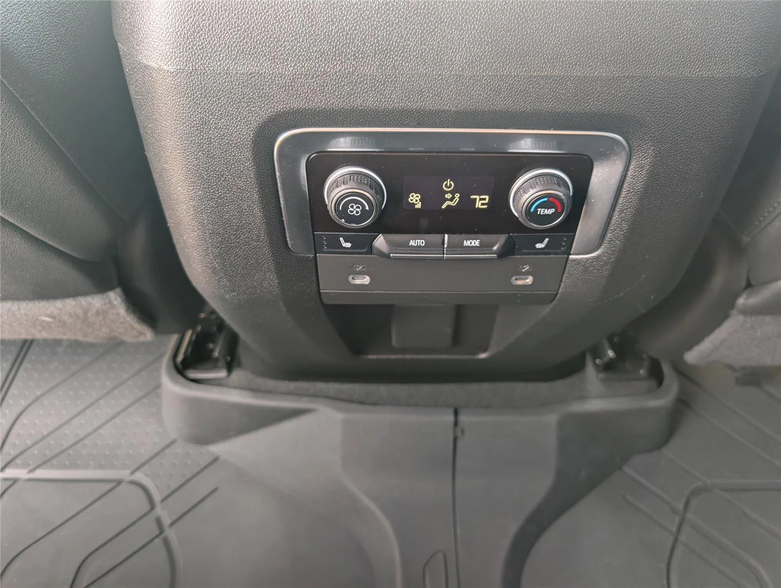 Used 2022 Black Chevrolet Z71 image 27