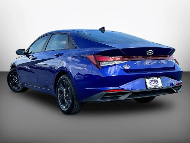 Used 2023 Blue Hyundai SEL image 4