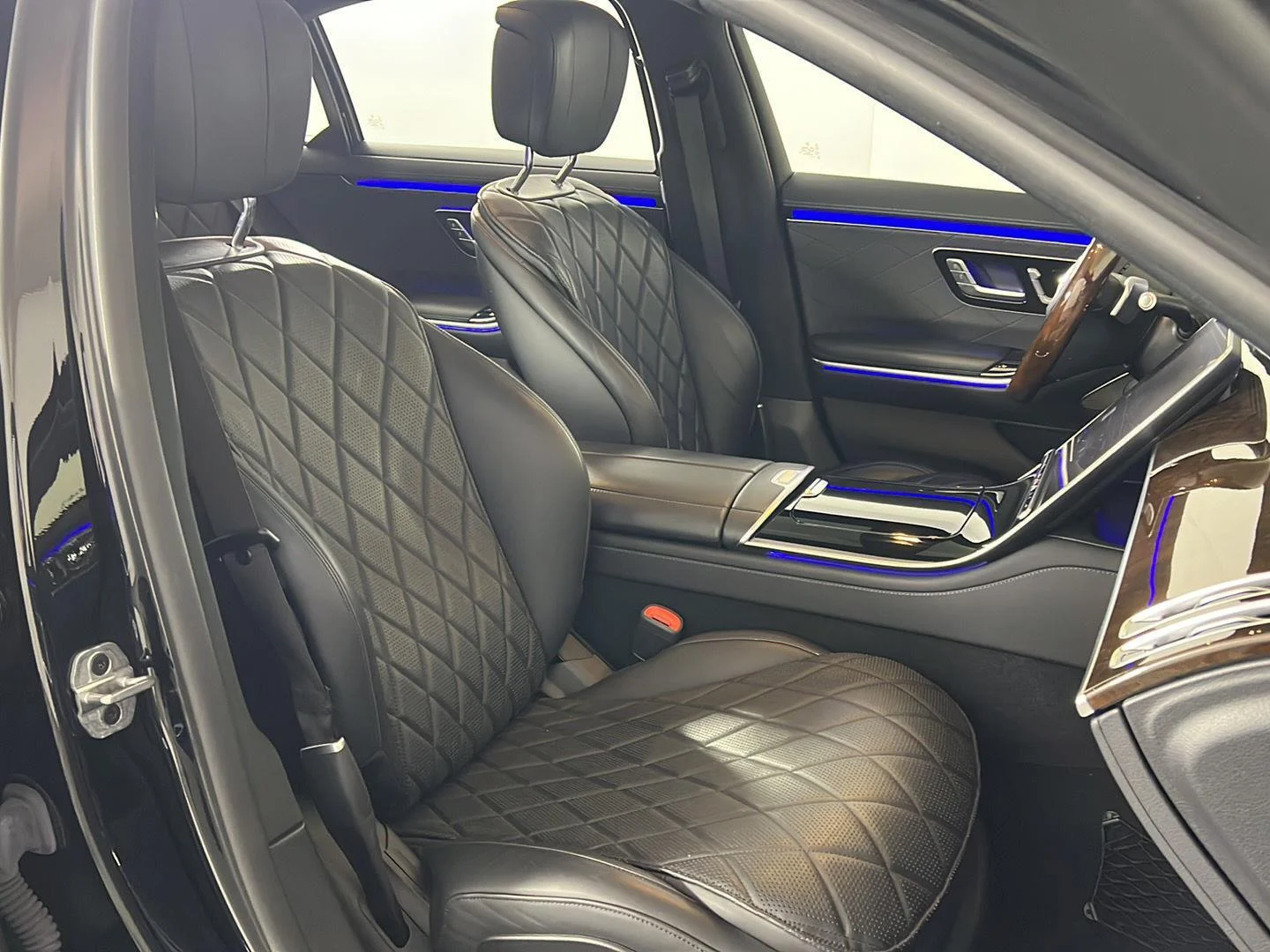 Used 2021 Black Mercedes-Benz S 580 image 24