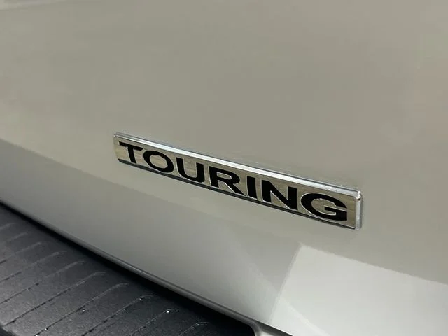 New 2026 Platinum White Pearl Honda Touring image 7