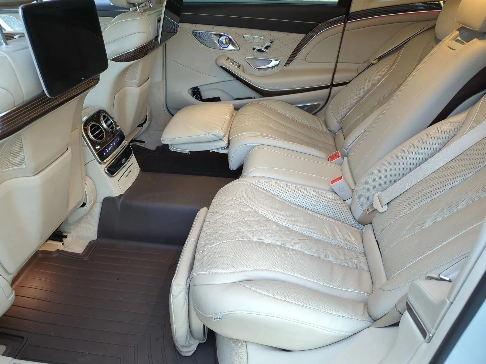 Used 2020 Iridium Silver Metallic Mercedes-Benz Maybach S 560 image 20