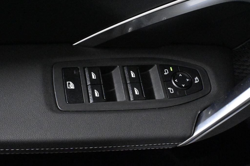 Used 2025 Gray BMW xDrive28i image 31