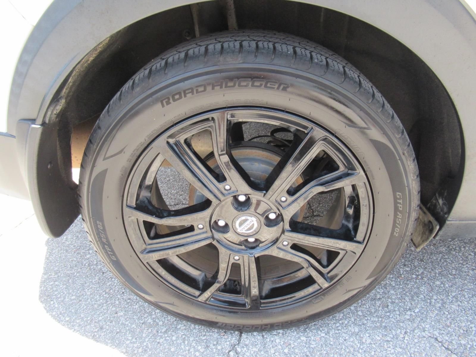 Used 2020 White Nissan SR image 9