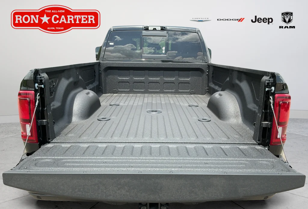 New 2026 Diamond Black Crystal Pearl-Coat Exterior Paint RAM Laramie image 20