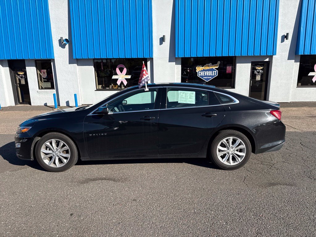 Used 2024 Mosaic Black Metallic Chevrolet 1LT image 18
