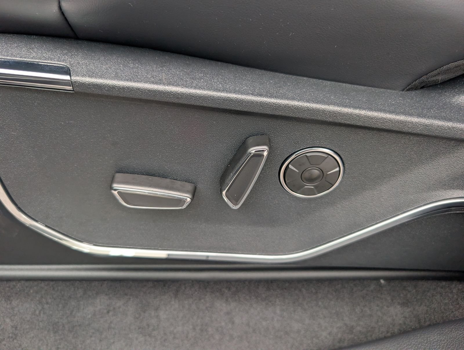 New 2026 Carbonized Gray Metallic Ford Platinum image 15