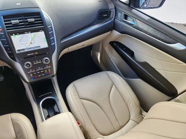 Used 2019 Black Lincoln Reserve image 14