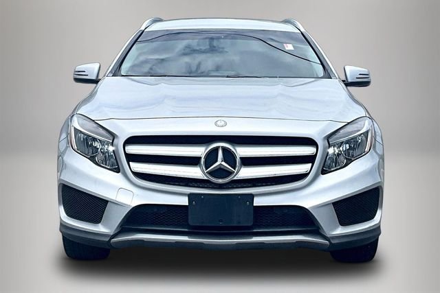 Used 2015 Silver Mercedes-Benz GLA 250 image 3