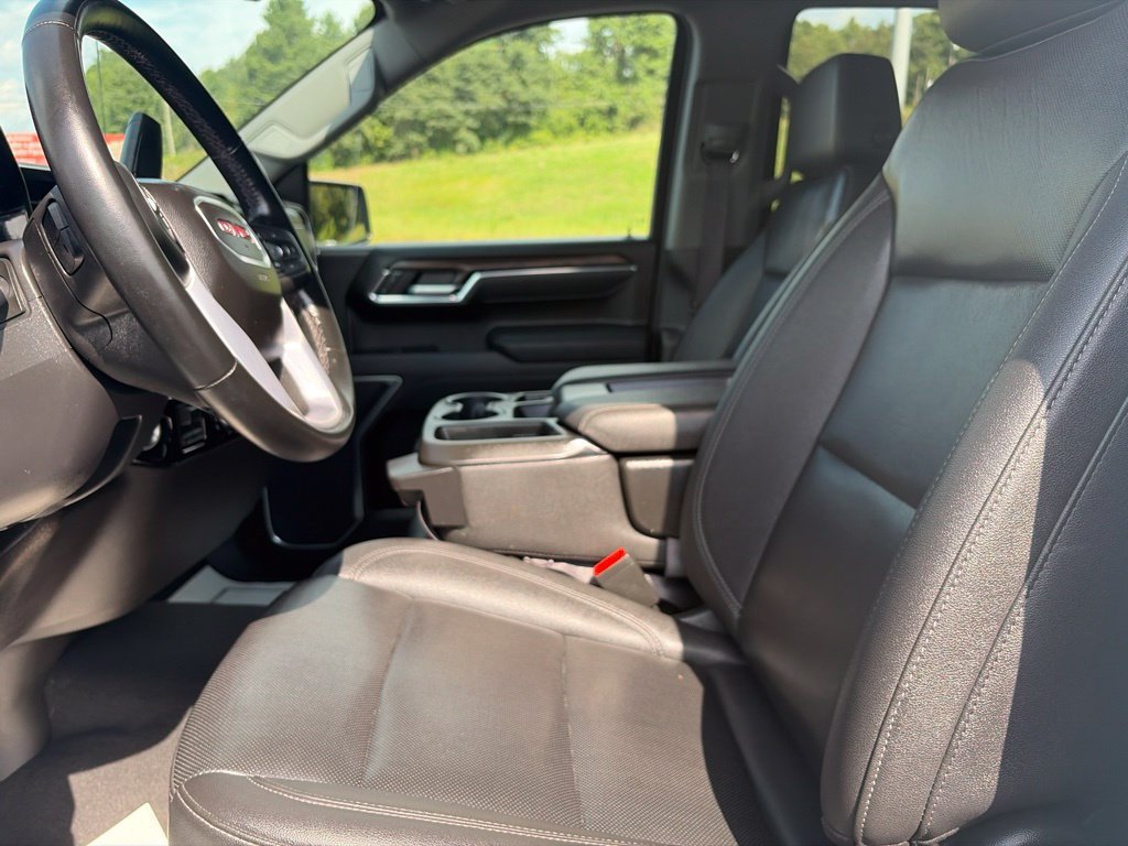 Used 2025 Summit White GMC SLT image 18