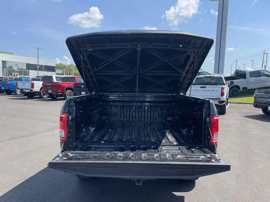 Used 2016 Black Ford XLT image 10