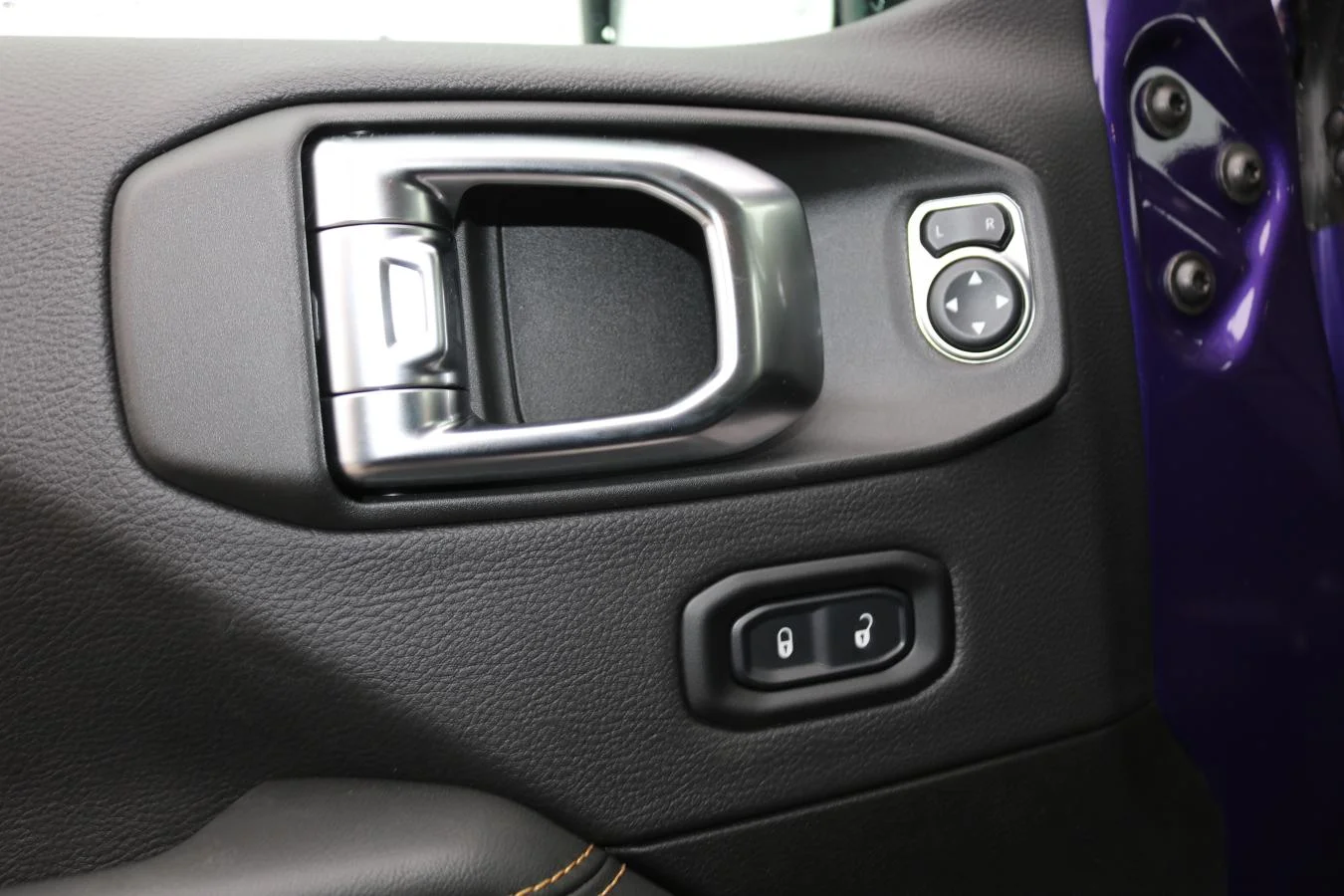 New 2026 reign Jeep Sahara image 10