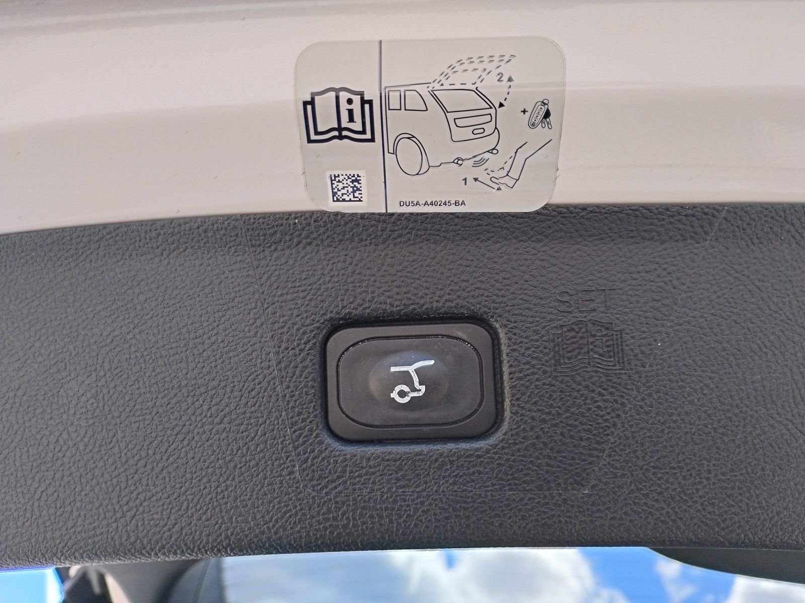 Used 2018 White Ford Titanium image 10