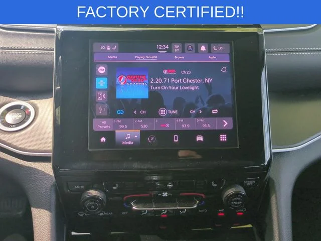 Used 2025 Gray Jeep Altitude X image 24