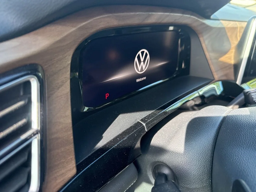 Used 2024  Volkswagen 2.0T SE w/Technology image 5