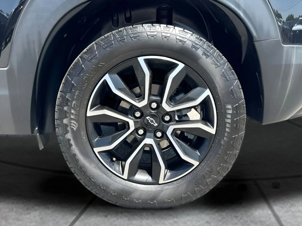 Used 2024 Black Chevrolet ACTIV image 35