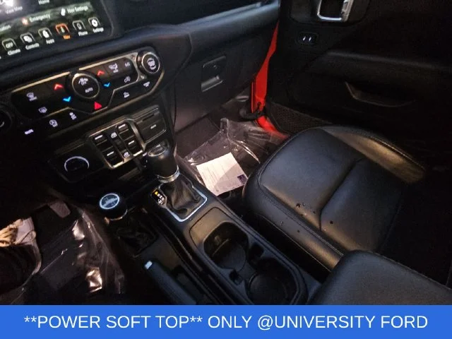 Used 2023 Red Jeep Altitude image 25