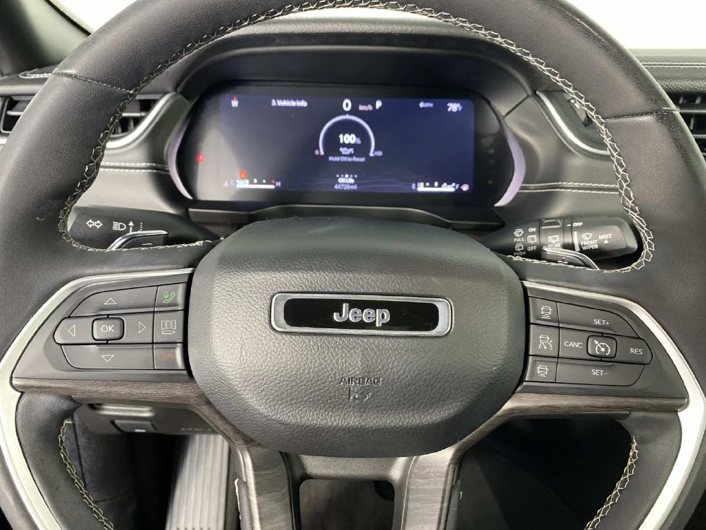 Used 2024 Diamond Black Jeep Limited image 14
