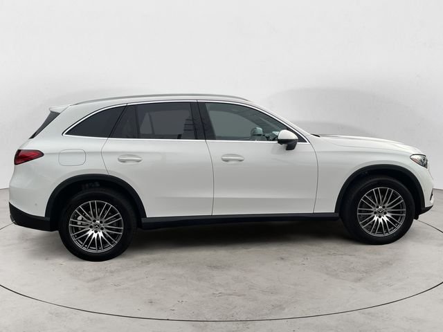 Used 2026  Mercedes-Benz GLC 300 image 6