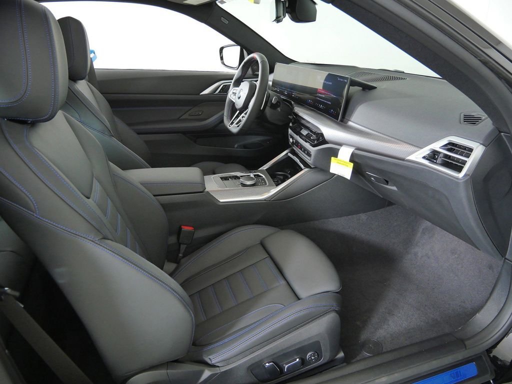 New 2027 Black Sapphire Metallic BMW M440i xDrive image 19