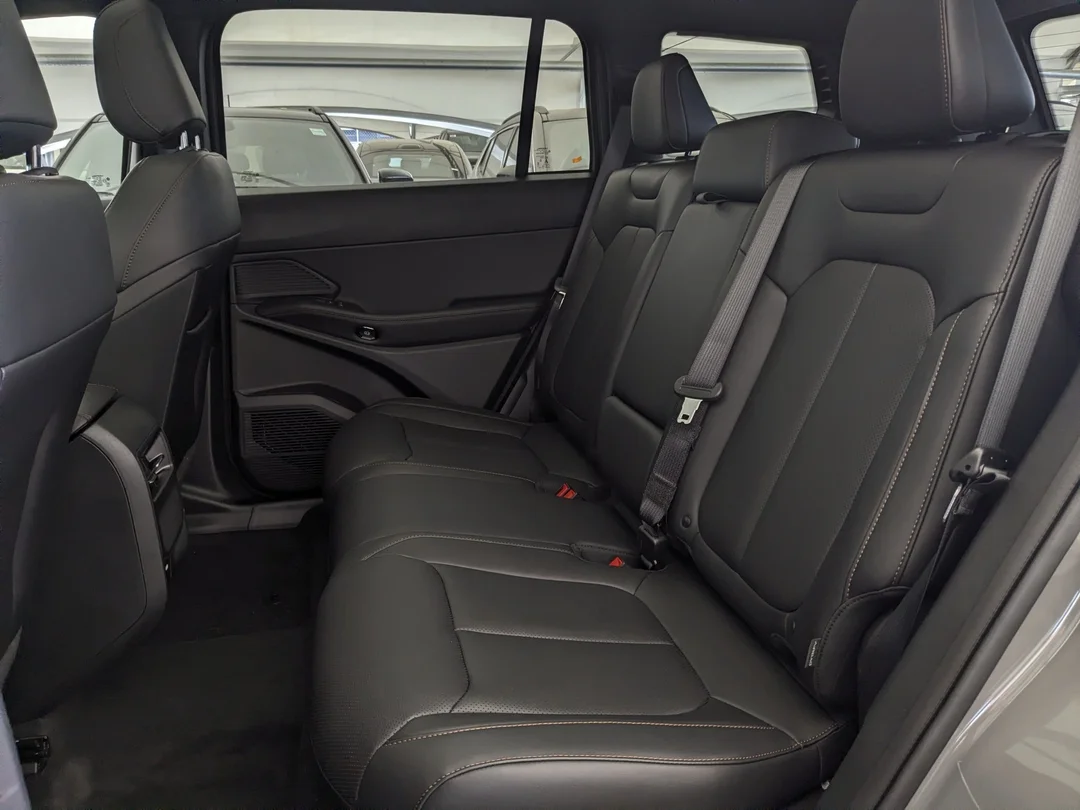 New 2026 Grey Jeep Limited - - 4x4 - 1.6L I- 4 Turbo Hybrid - 12.3 Uconnect w/ Nav - Pano Sunroof & More! image 27