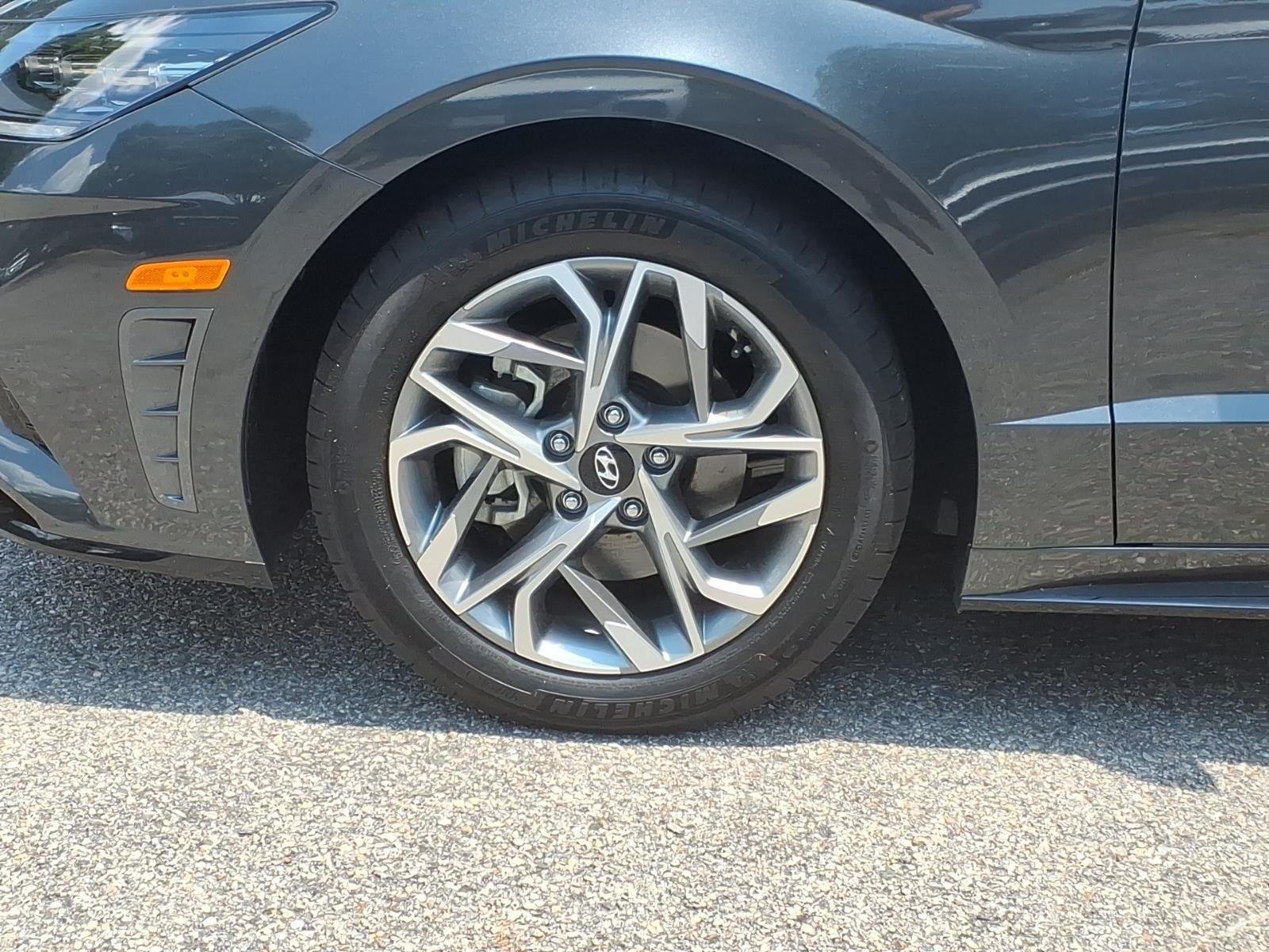 Used 2023 Portofino Gray Hyundai SEL image 10
