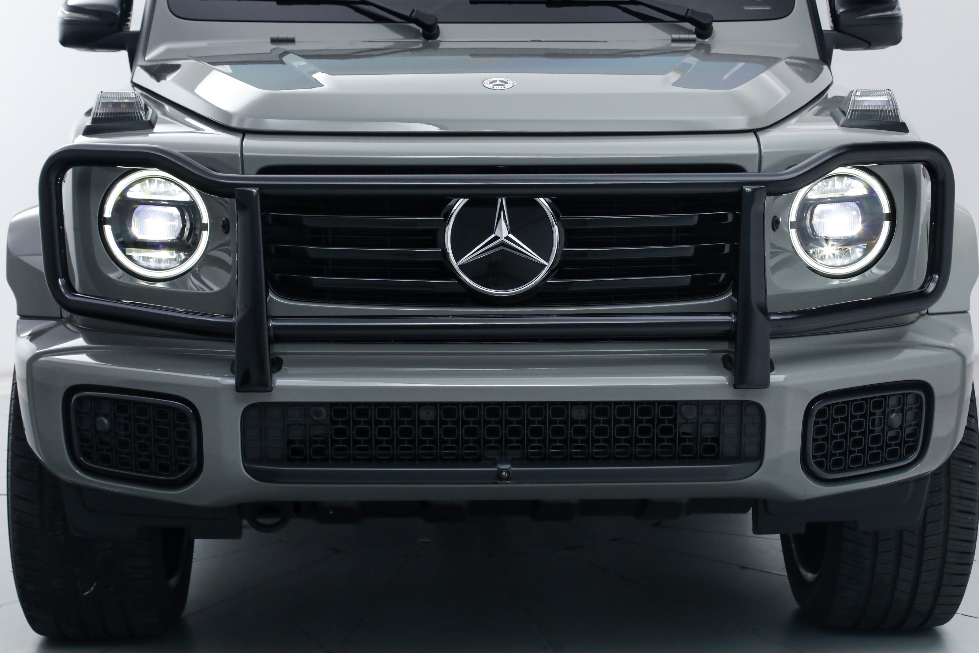 Used 2025 Gray Mercedes-Benz G 550 image 9