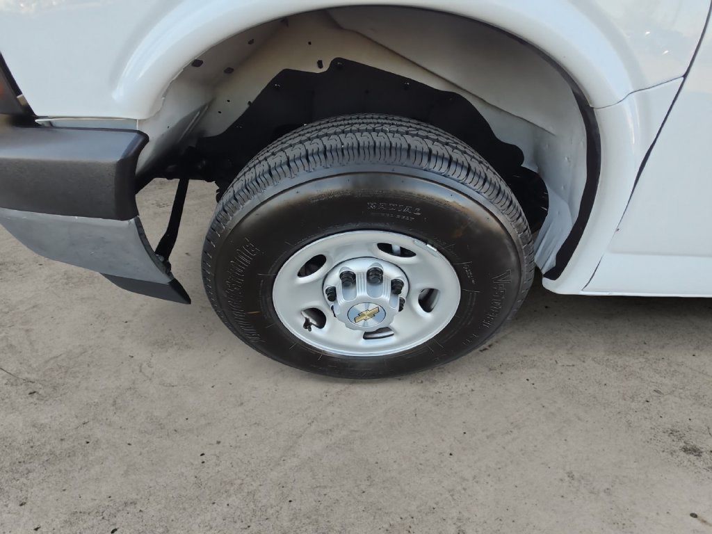 2025 Chevrolet Express Cargo Work Van - Photo 13