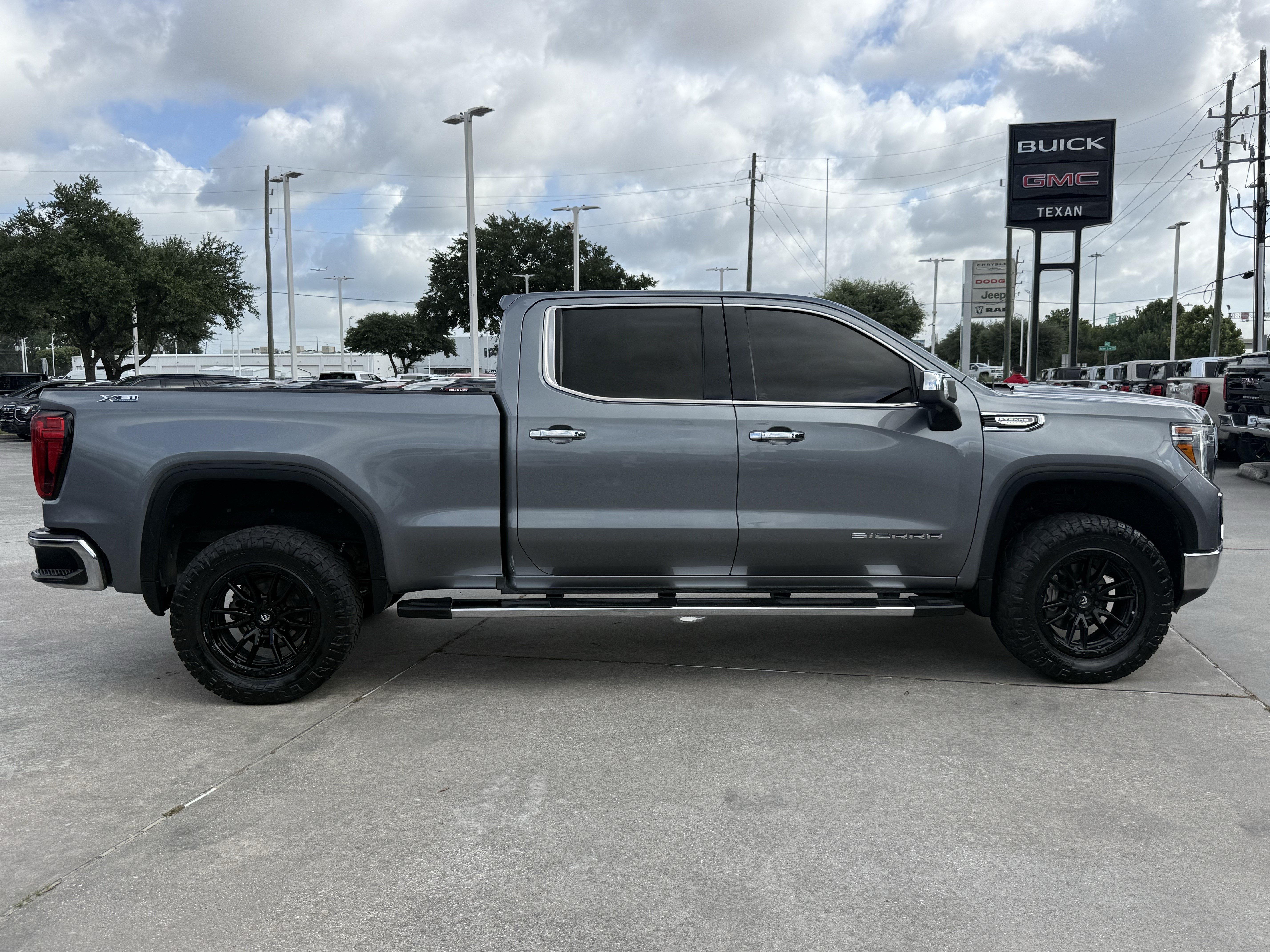 Used 2021 Satin Steel Metallic GMC SLT image 3